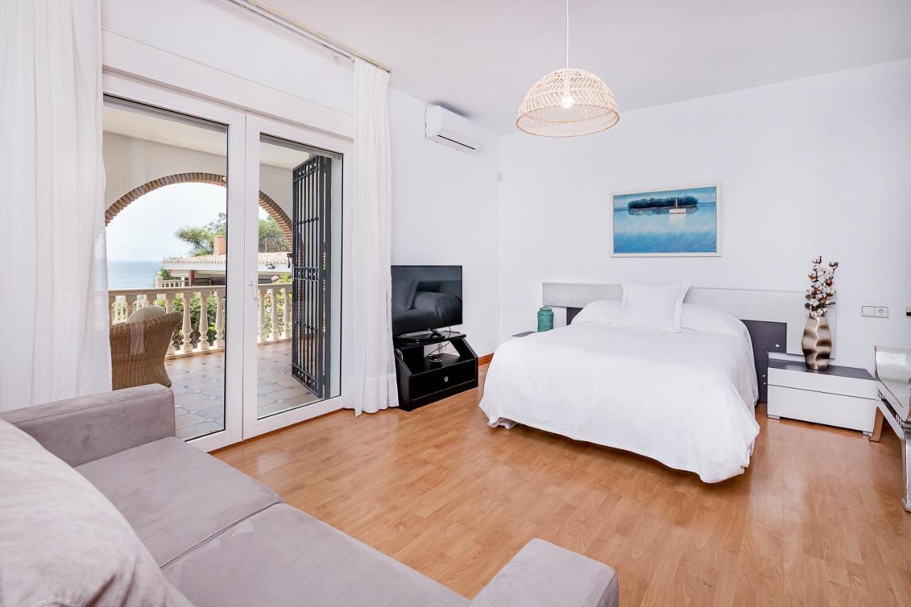 Bhost - Sunrise Benalmádena