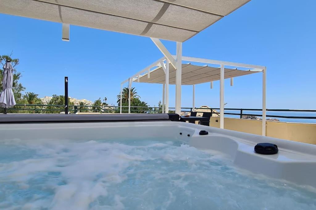 Luxury Penthouse With Sea&mountain Views & Hot Tub - Tranquility & Rest