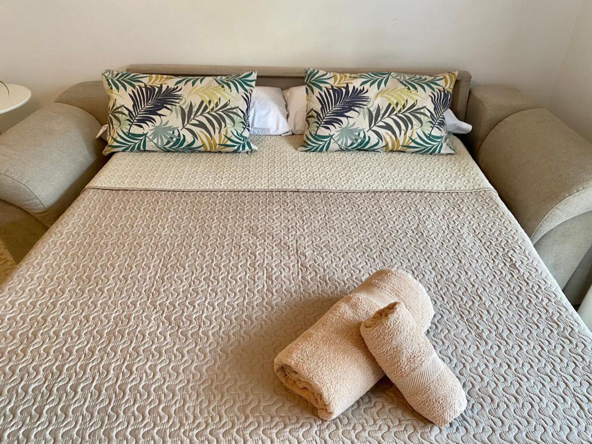 Studio With Access To The Garden. Open Pool. Beach Very Close. Wifi & Netflix Free * Benalmádena