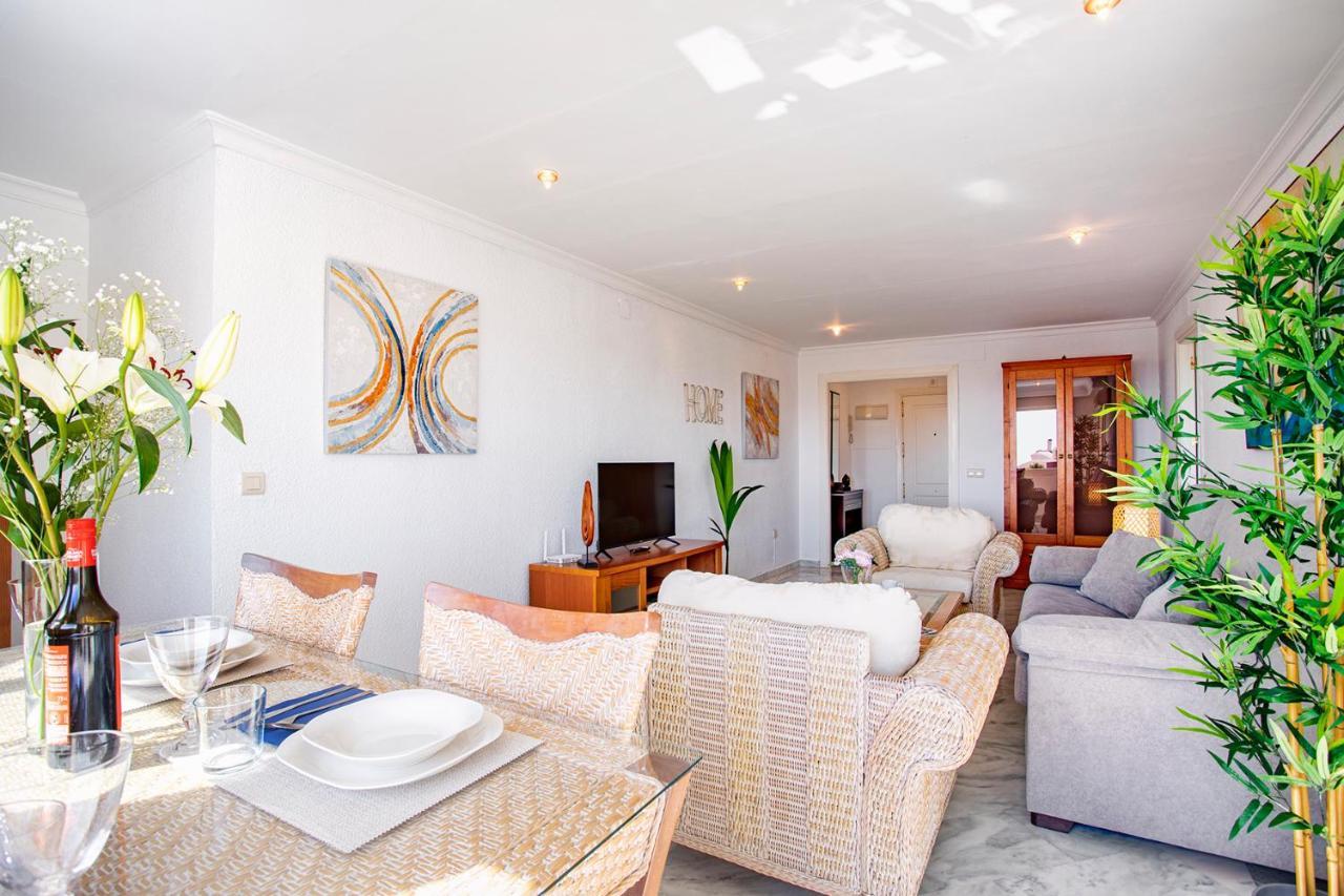 And Pool Holidays At The Grand Coloso Appartement *