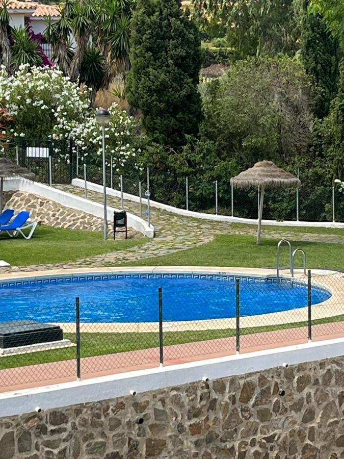 Piso Costa Homestay *