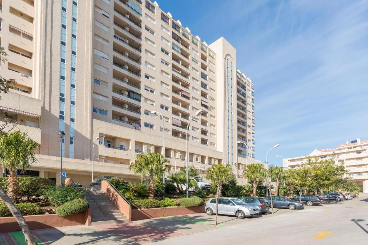 Appartement And Pool Holidays At The Grand Coloso Benalmádena