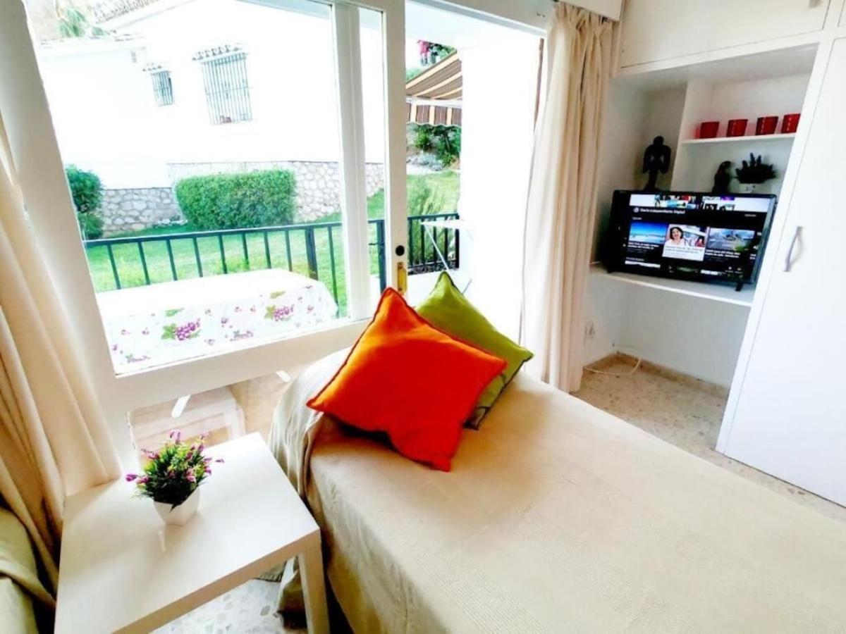 Apartamento Studio With Access To The Garden. Open Pool. Beach Very Close. Wifi & Netflix Free Benalmádena