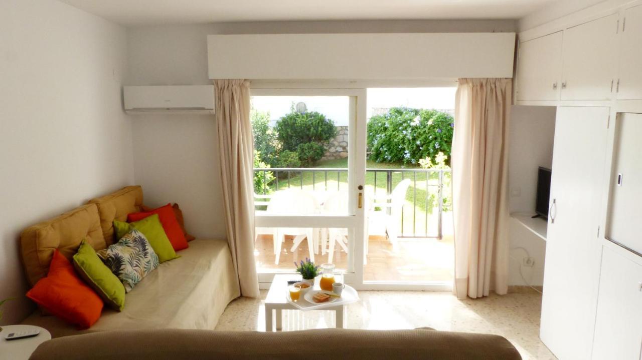 Apartamento Studio With Access To The Garden. Open Pool. Beach Very Close. Wifi & Netflix Free *