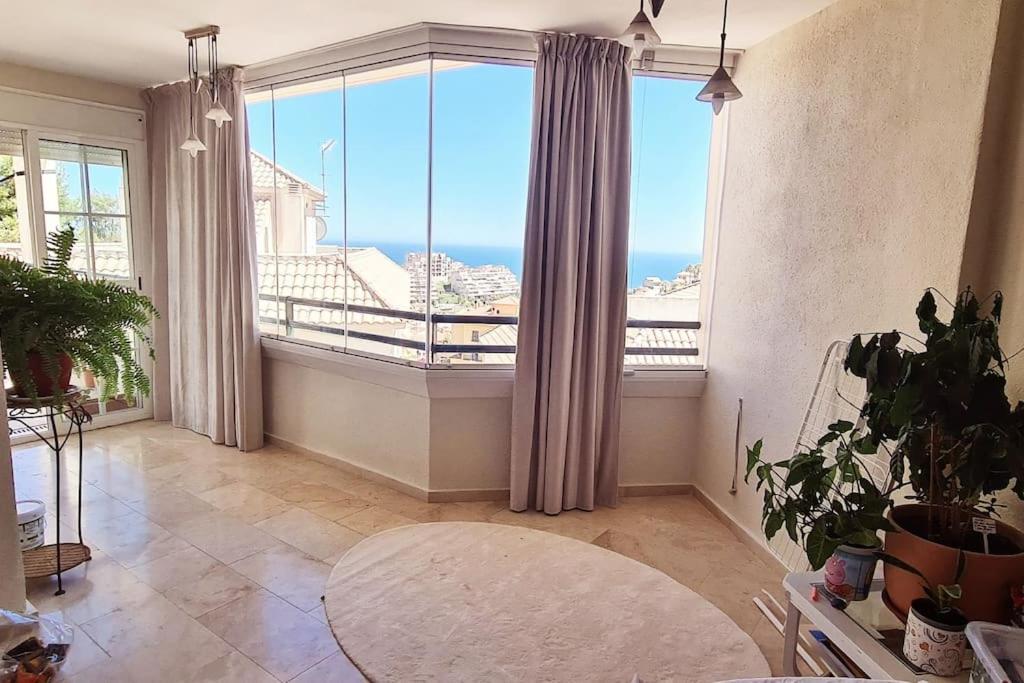 Luxury Penthouse With Sea&mountain Views & Hot Tub - Tranquility & Rest Apartment *
