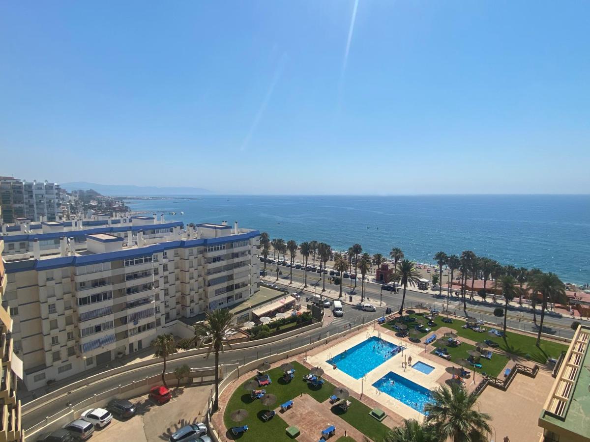 Moderno En Primera Línea De Playa. * Benalmádena