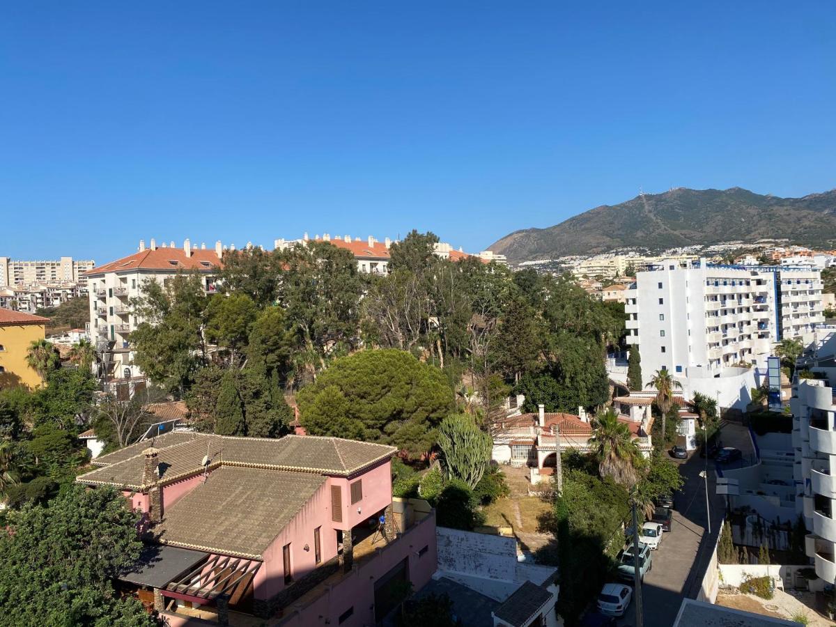 Moderno En Primera Línea De Playa. Benalmádena