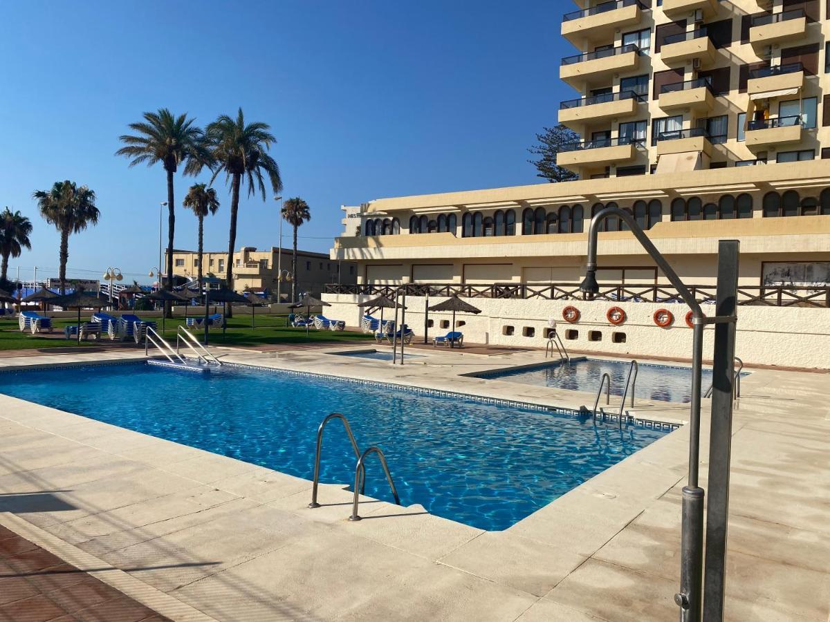 Moderno En Primera Línea De Playa. * Benalmádena