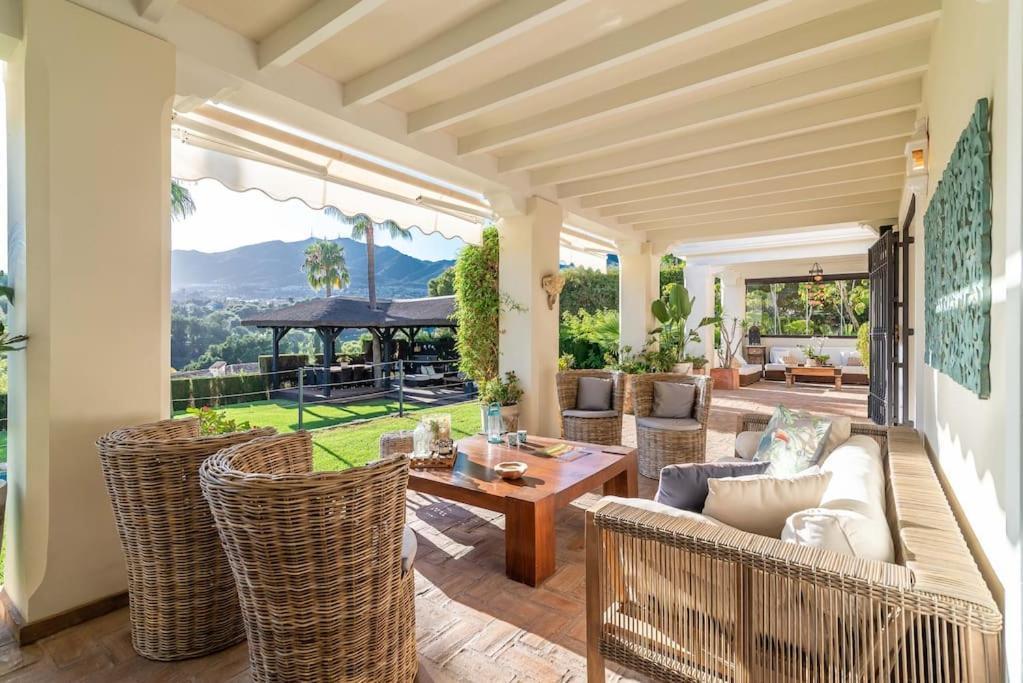 Ocean Views Luxury Next To *