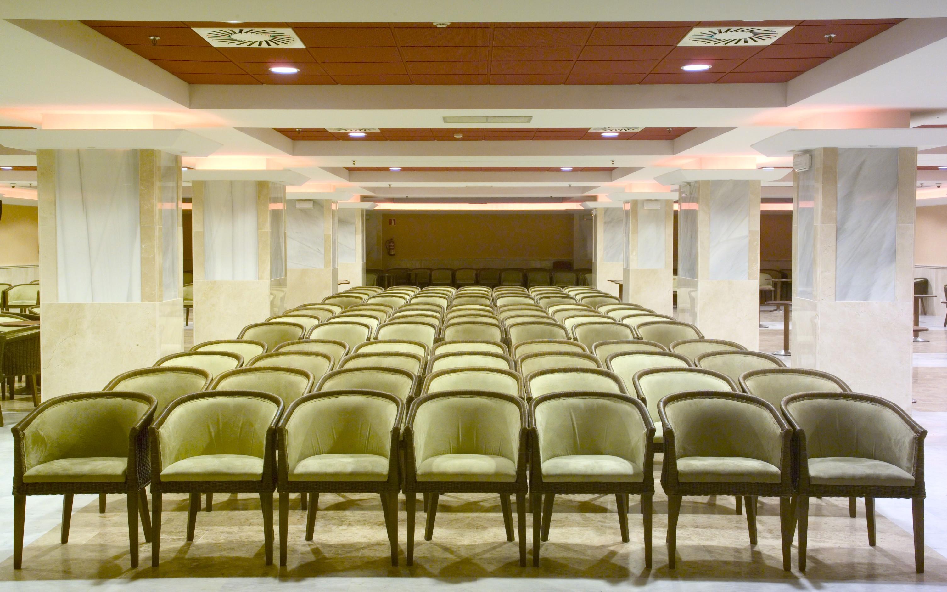 World Riwo Hotel. Hotel 4*