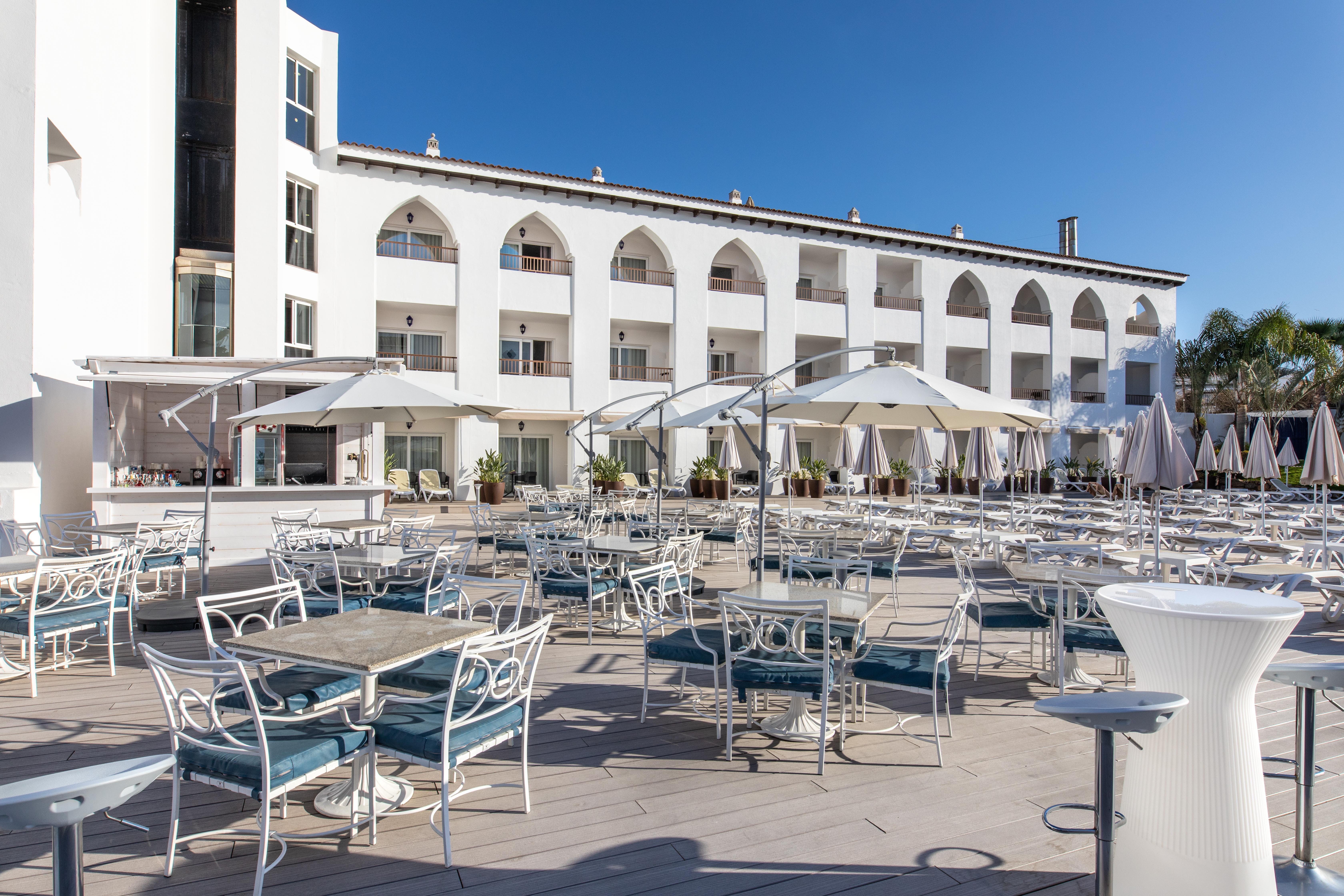Mac Puerto Marina Hotel