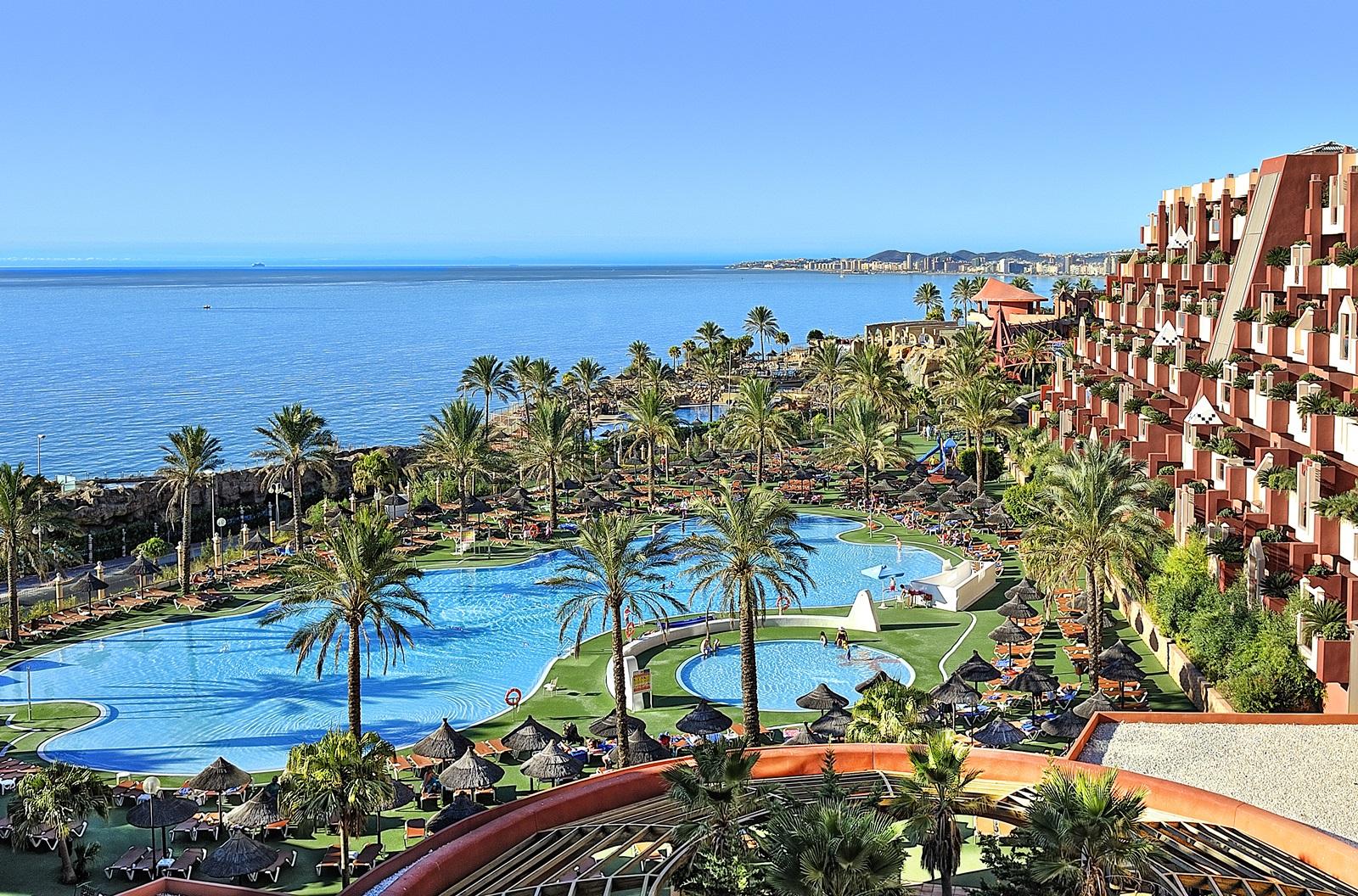 World Hotel