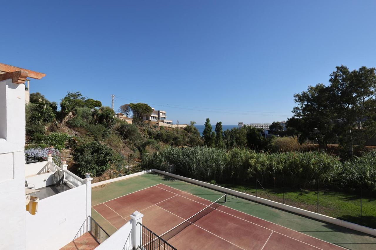 Quaint 2 Bedroom Townhouse With Pool Close To Sea! Chalet *