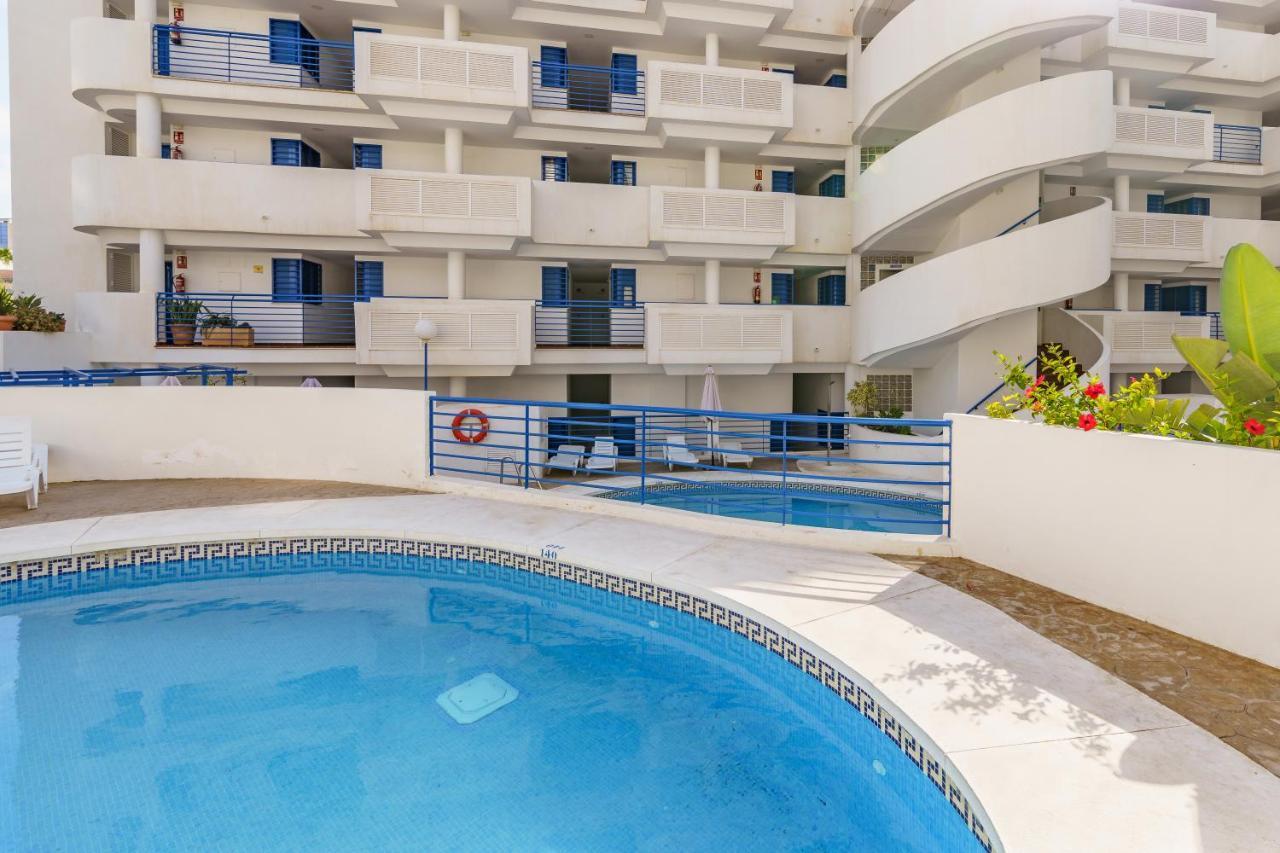 Apartment 2nd Line From The , Seaviews + Parking &pool *