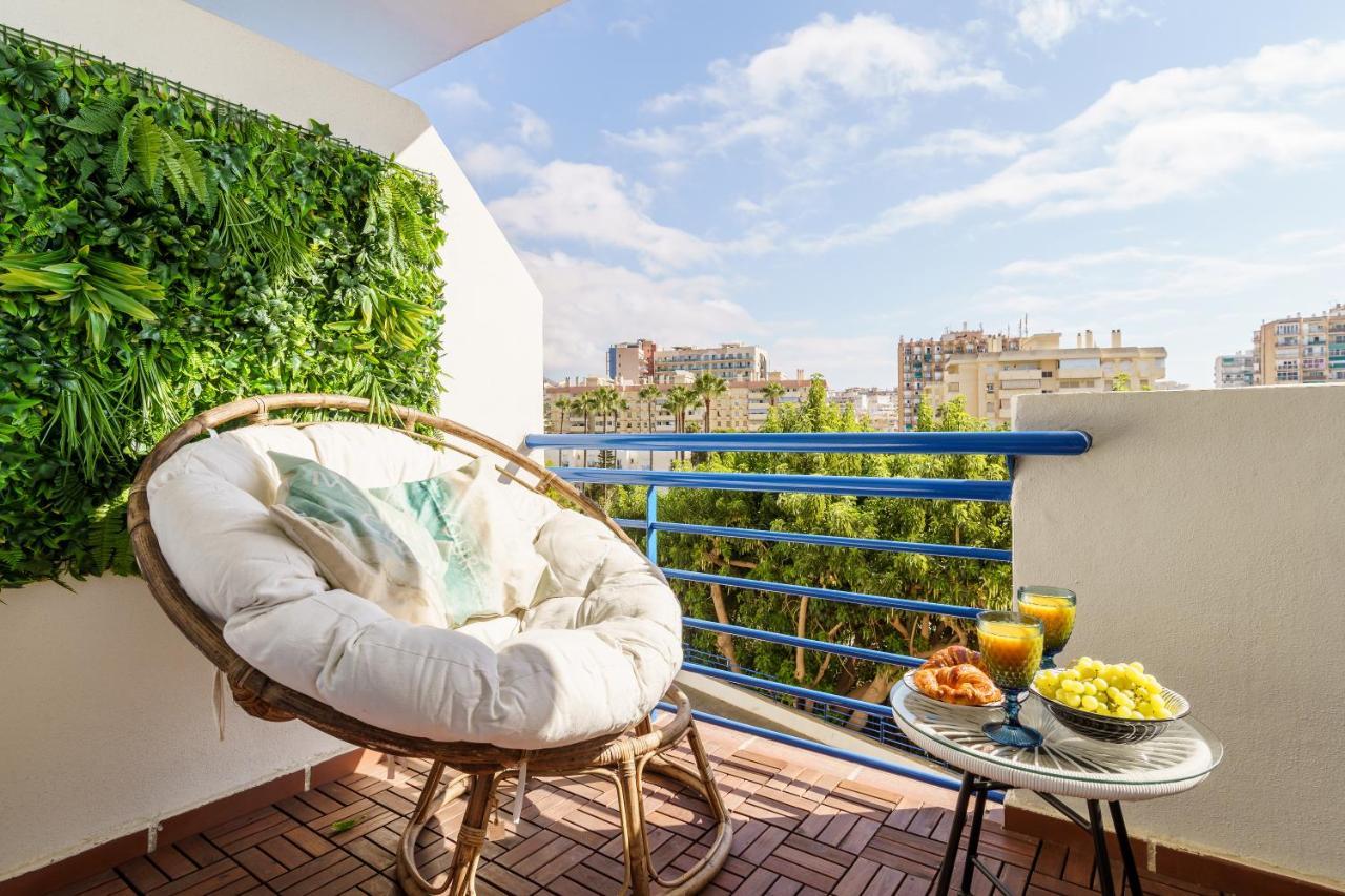 2nd Line From The , Seaviews + Parking &pool Apartment *