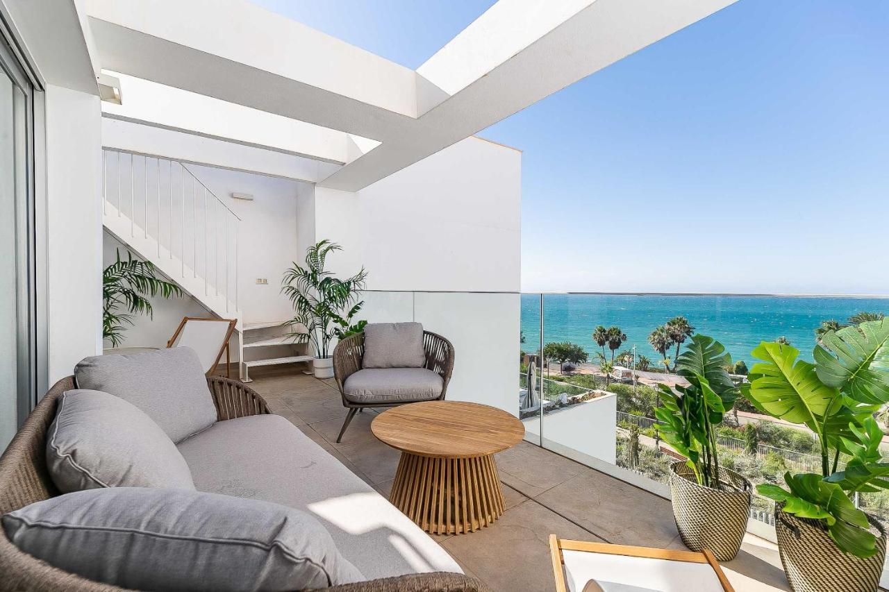 71-beachfront, Brand New Luxury Penthouse *