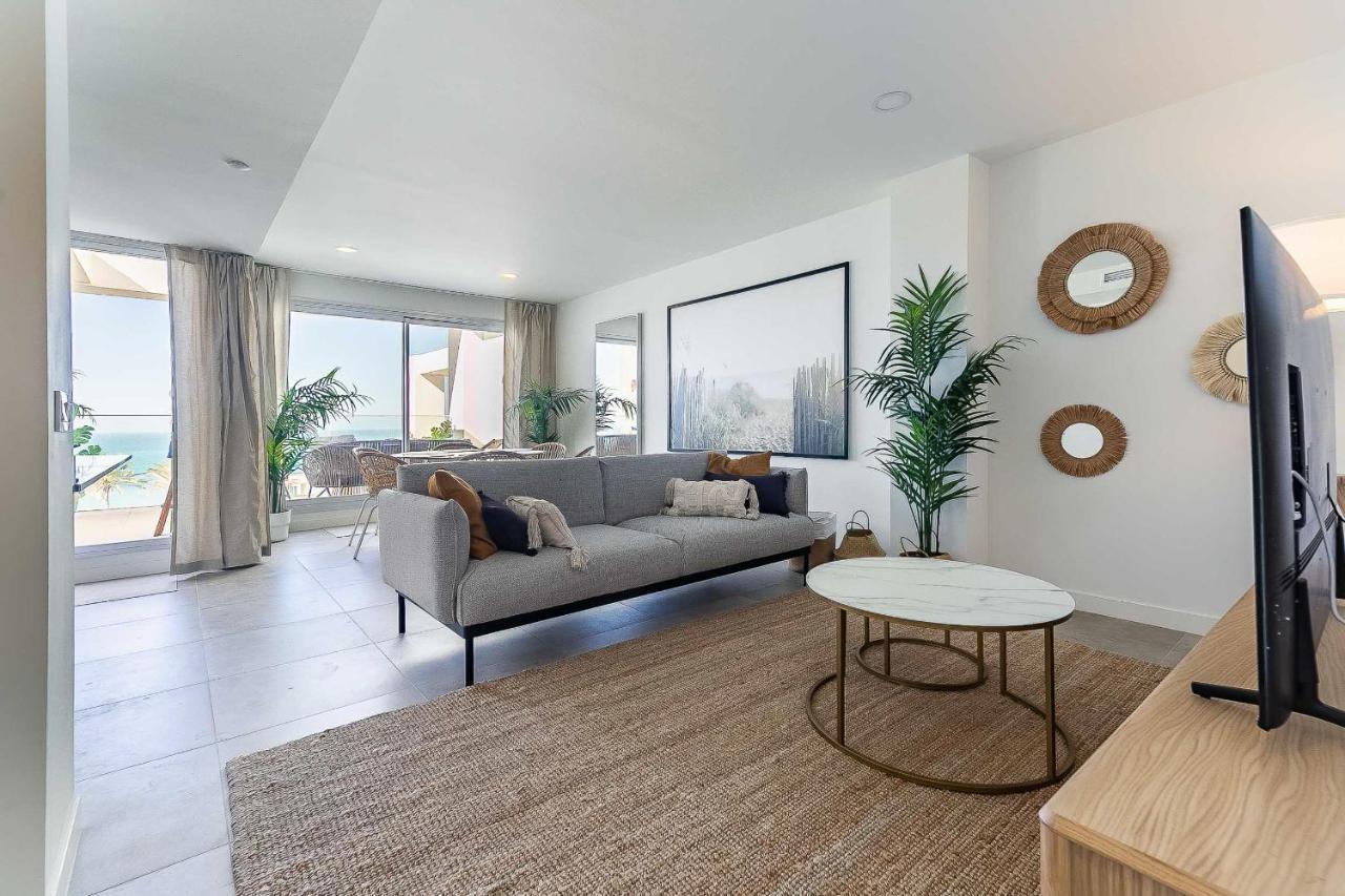 71-beachfront, Brand New Luxury Penthouse *