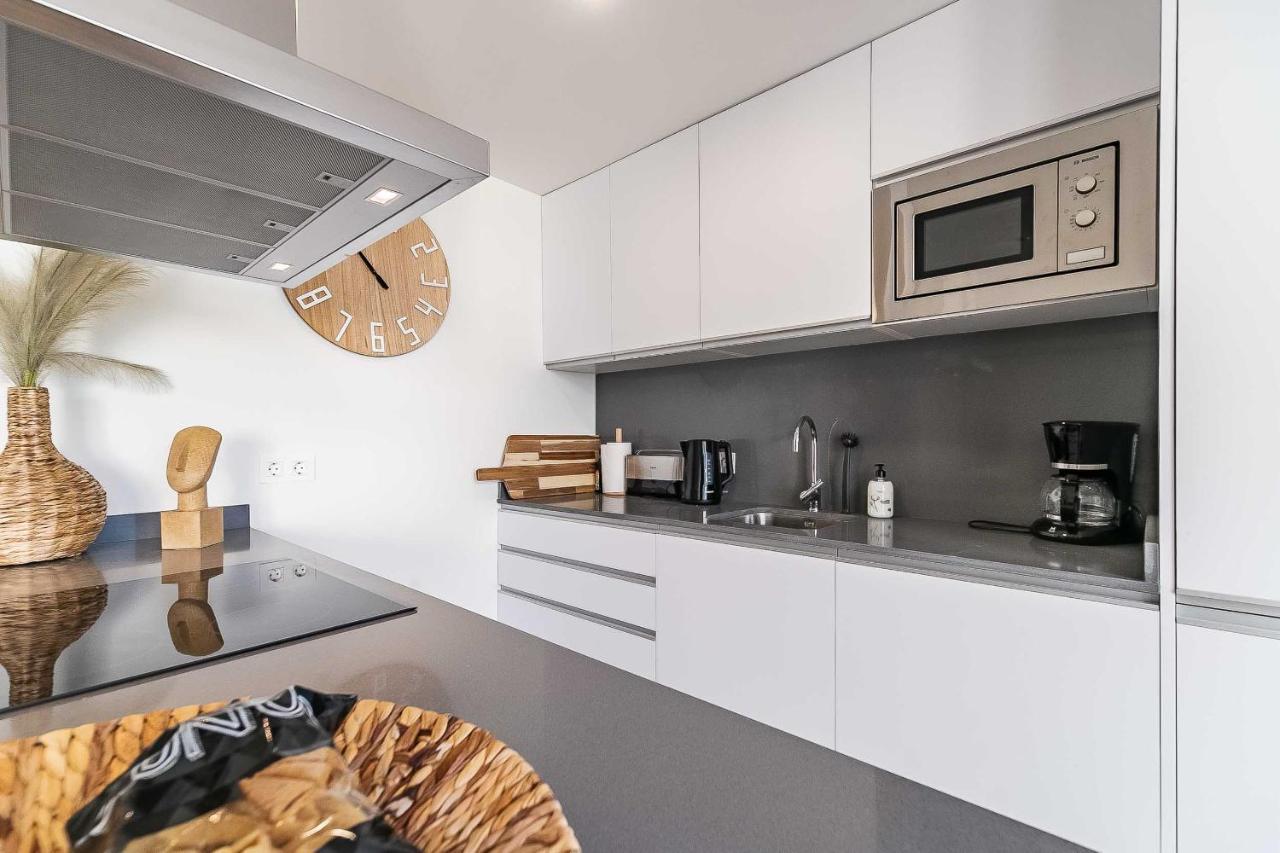 Apartment 71-beachfront, Brand New Luxury Penthouse