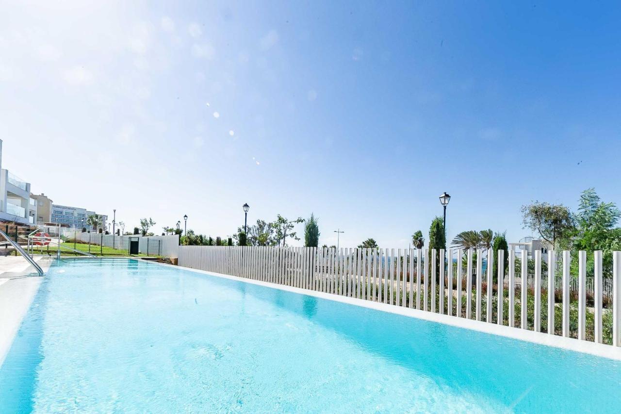 Apartment 71-beachfront, Brand New Luxury Penthouse Benalmadena