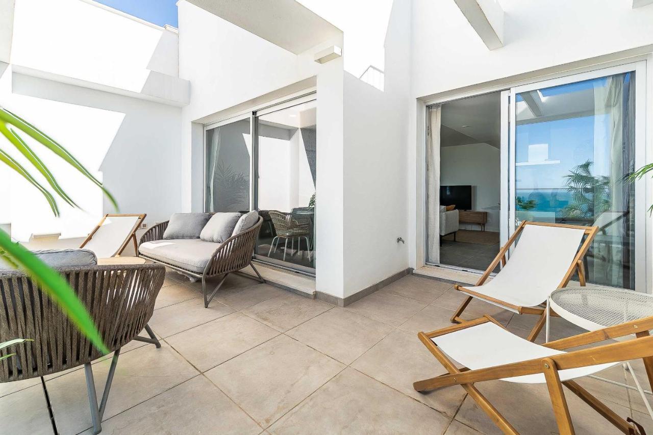 Apartment 71-beachfront, Brand New Luxury Penthouse *