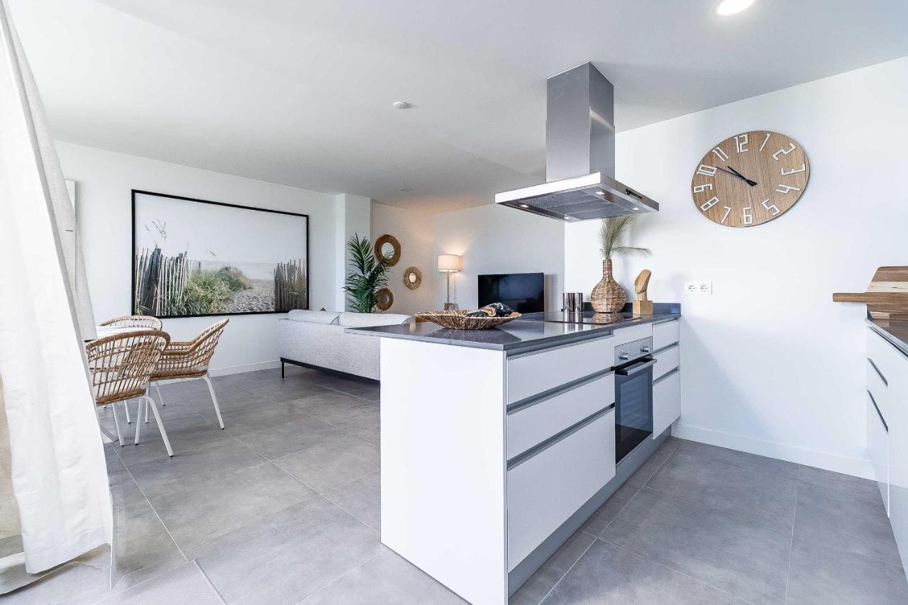 Apartment 71-beachfront, Brand New Luxury Penthouse Benalmadena