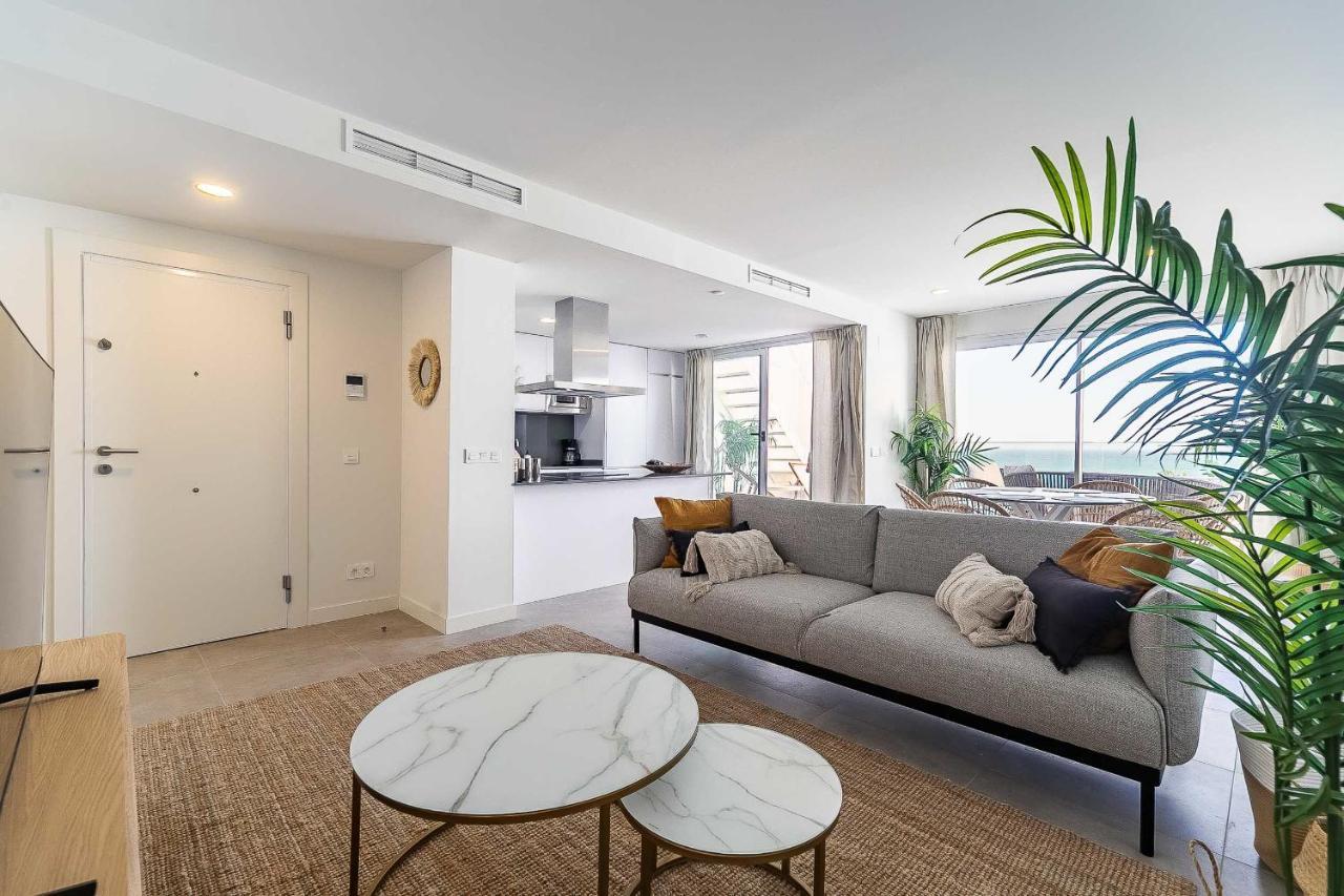 71-beachfront, Brand New Luxury Penthouse Apartment