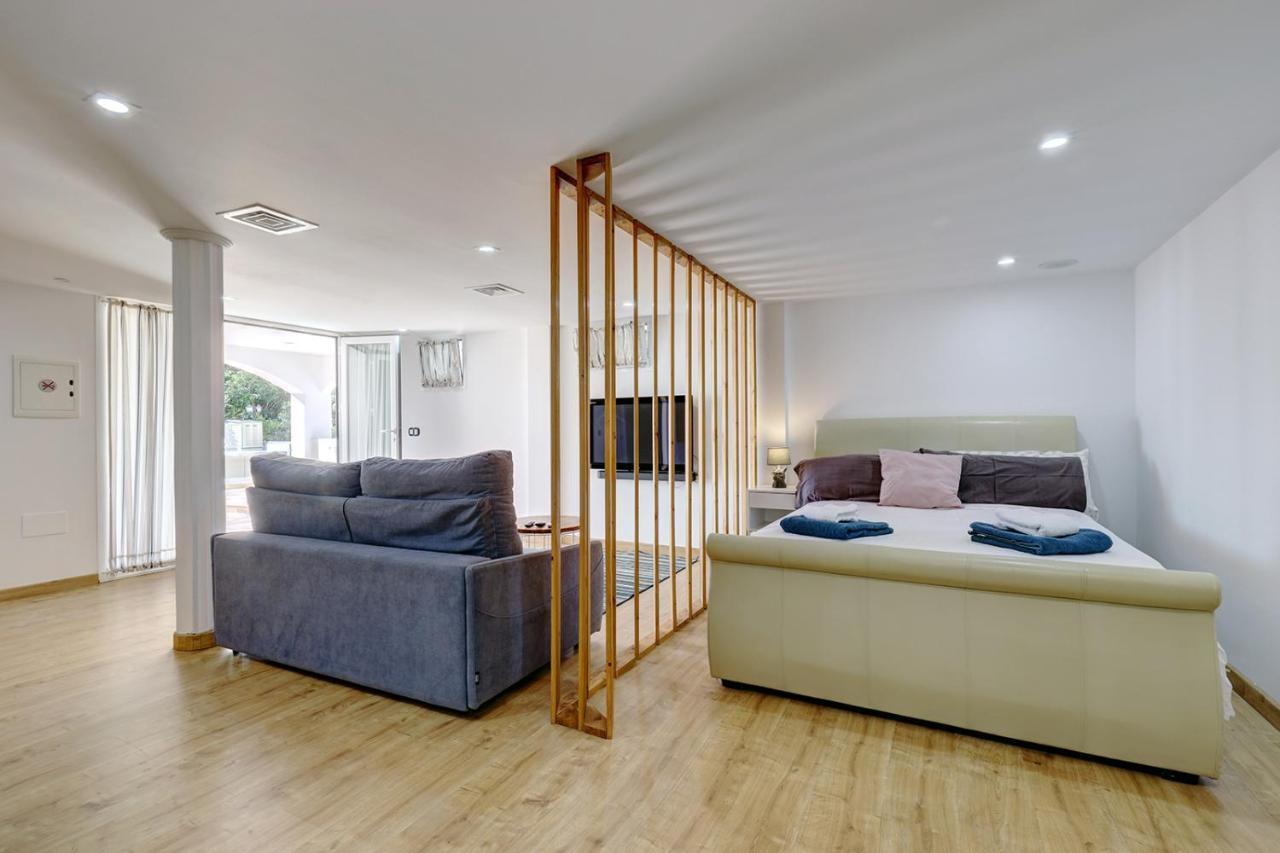 Modern Independent In Luxury Appartement Benalmádena