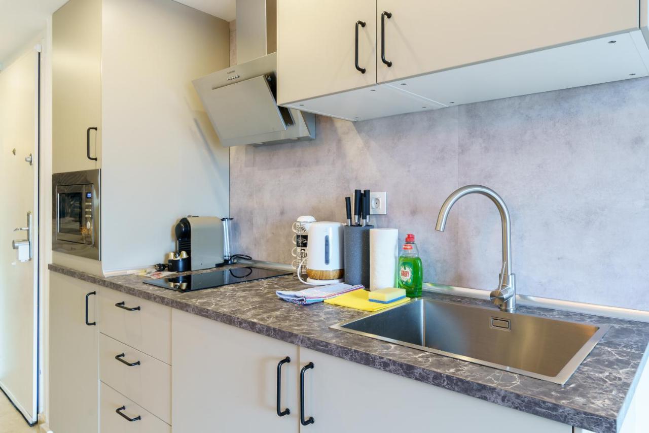 2nd Line From The , Seaviews + Parking &pool