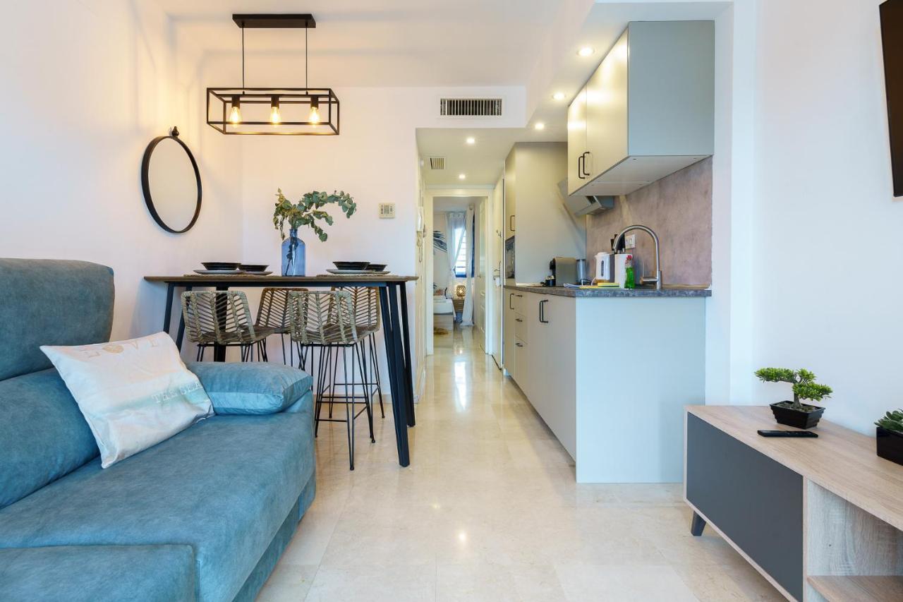 2nd Line From The , Seaviews + Parking &pool *
