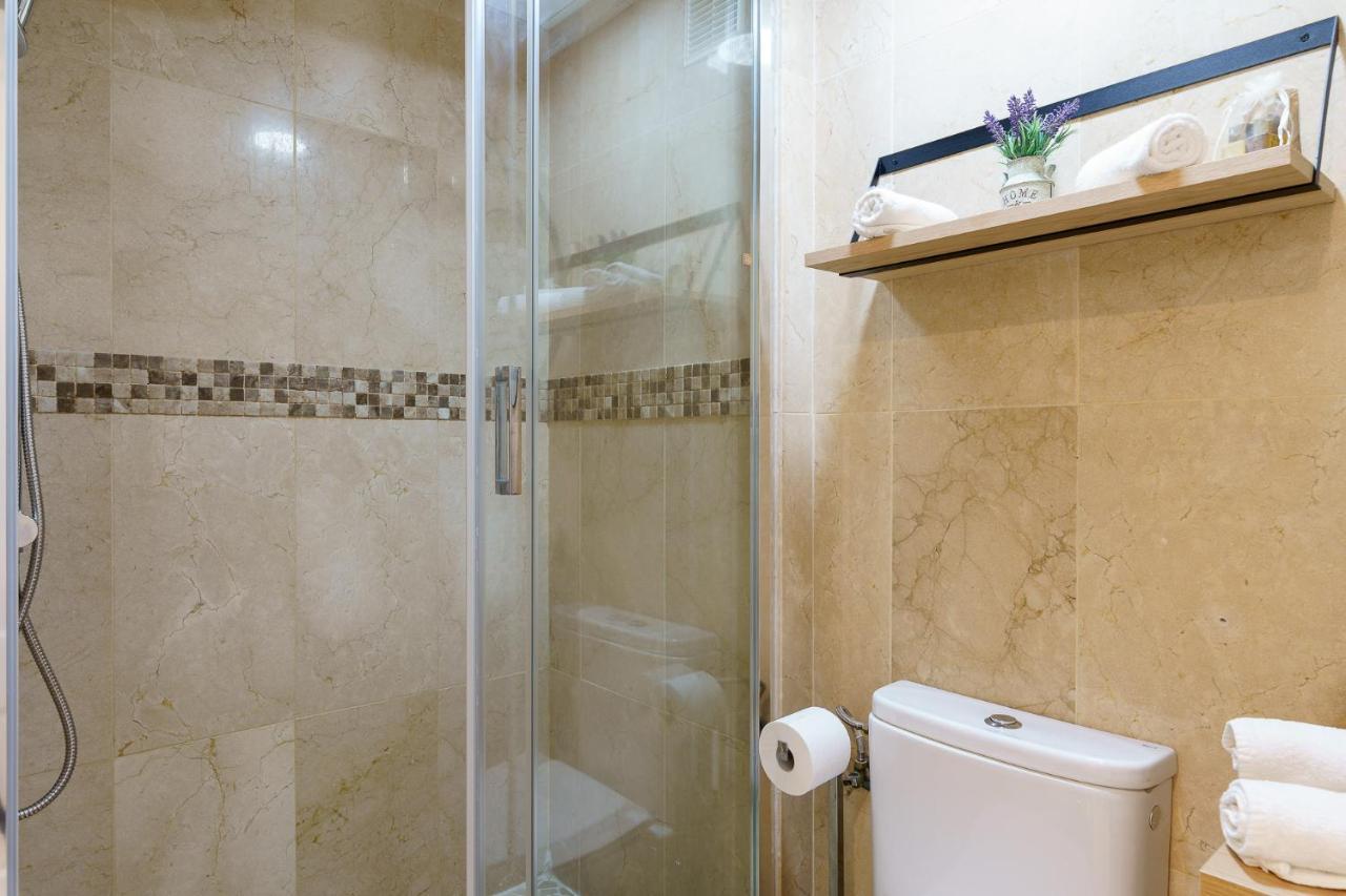 2nd Line From The , Seaviews + Parking &pool Apartment *