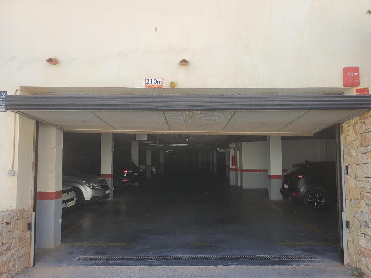 Cubo's Benalvistas Urban Love & 2 Free Parking *