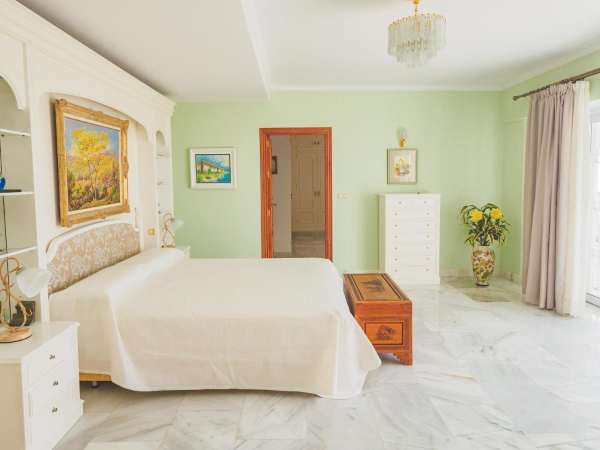 Cubo's Colinas Villa
