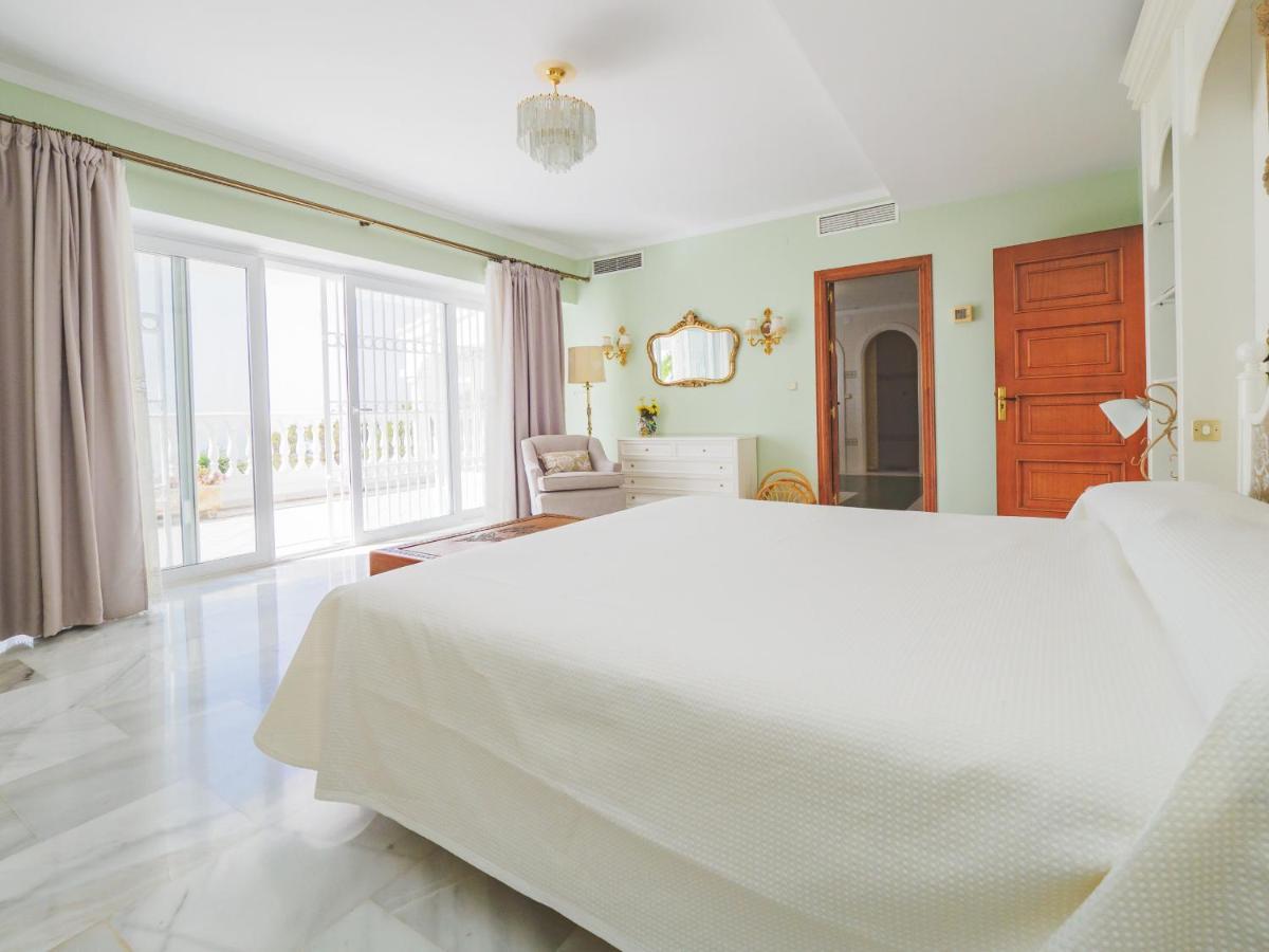 Cubo's Colinas Villa