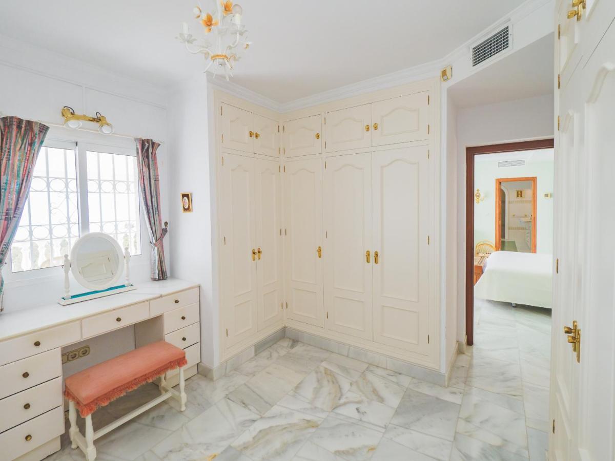 Cubo's Colinas Villa