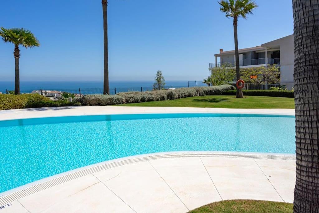 Apartment Sunny Terrace With Jacuzzi In El Higueron By Costarentals - Ref 26 *
