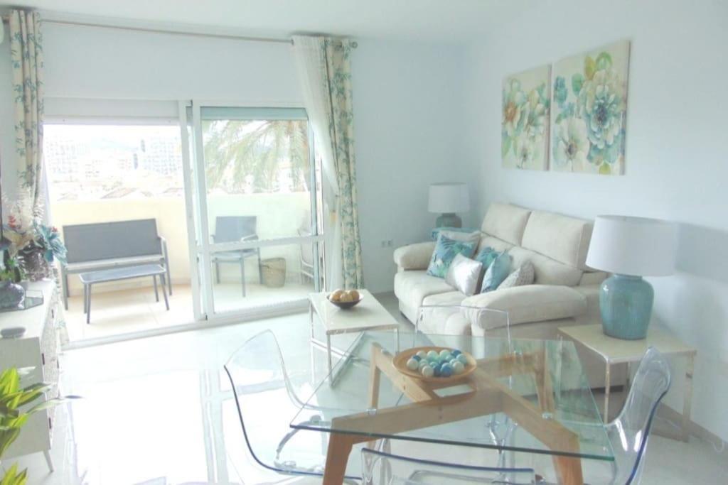 Apartment Lux. Frontbeach-terrace. 5 Pools.tv. 2 A.c.netflix