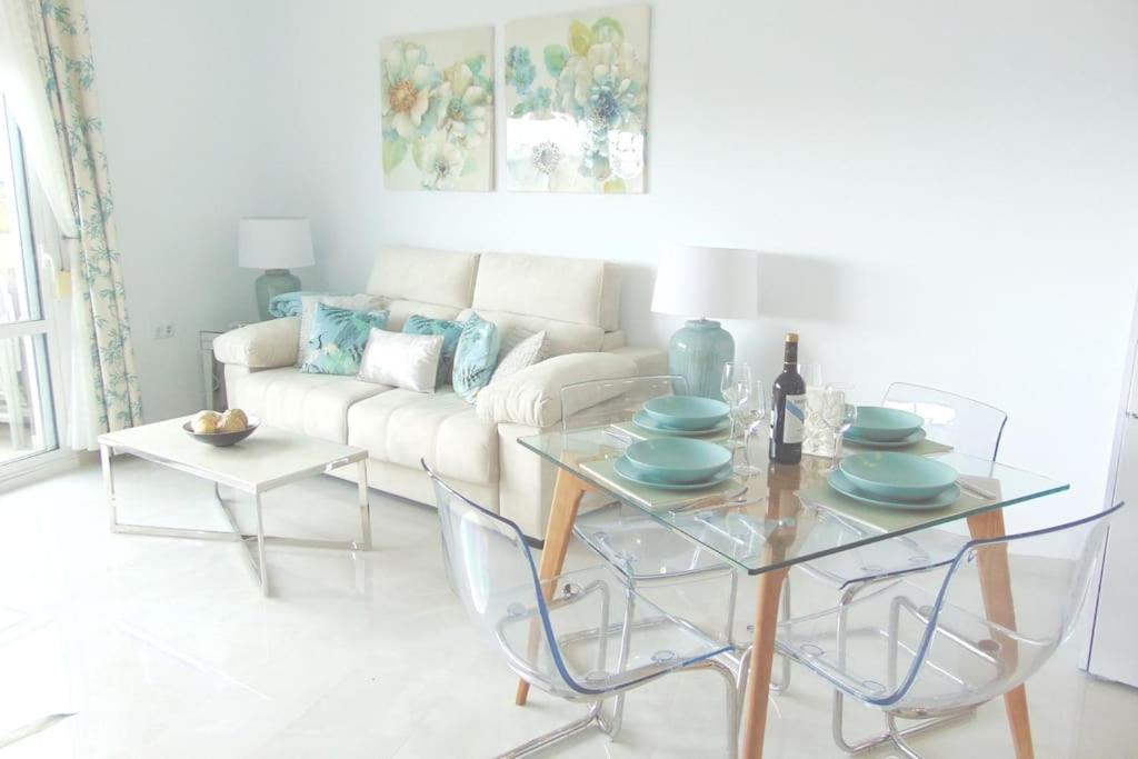 Lux. Frontbeach-terrace. 5 Pools.tv. 2 A.c.netflix