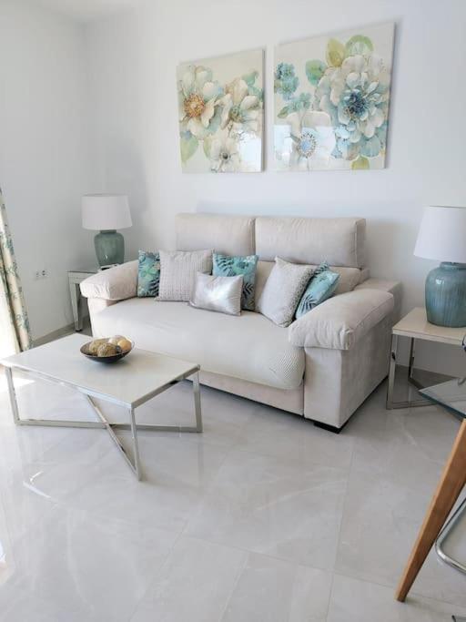Lux. Frontbeach-terrace. 5 Pools.tv. 2 A.c.netflix Apartment