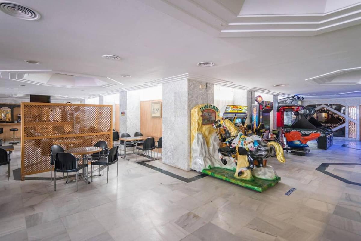 Benal 2bdr Beachfront With Water Park Apartment Benalmadena