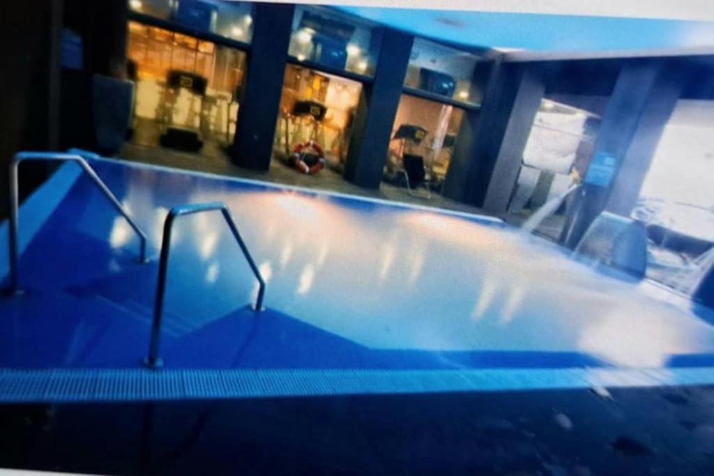Apartment Lux. Frontbeach-terrace. 5 Pools.tv. 2 A.c.netflix