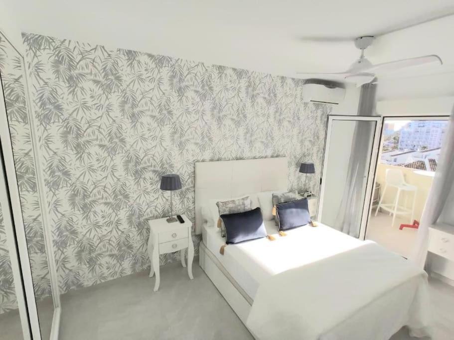 Lux. Frontbeach-terrace. 5 Pools.tv. 2 A.c.netflix