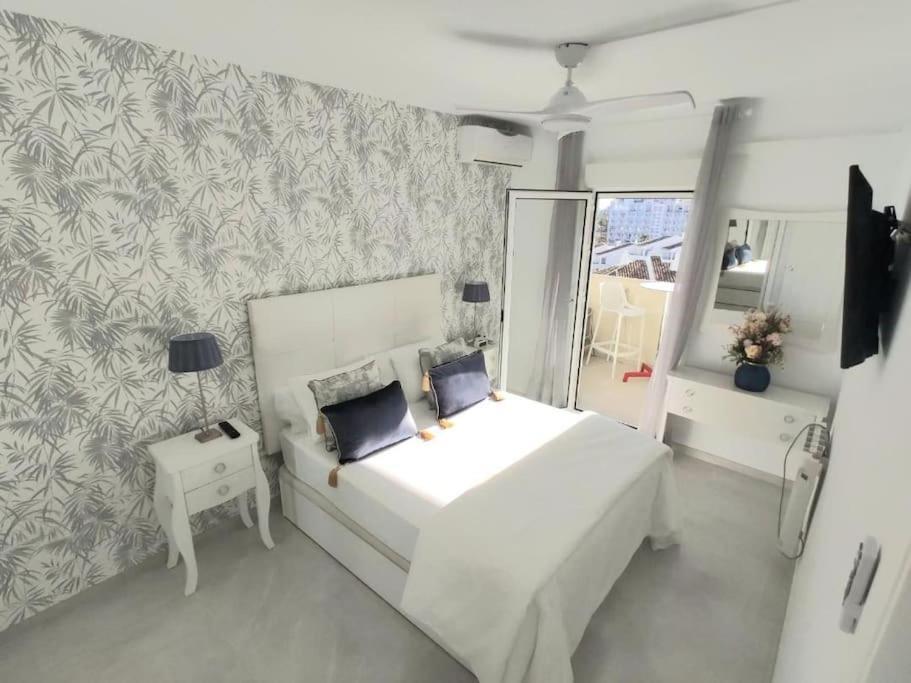 Apartment Lux. Frontbeach-terrace. 5 Pools.tv. 2 A.c.netflix *