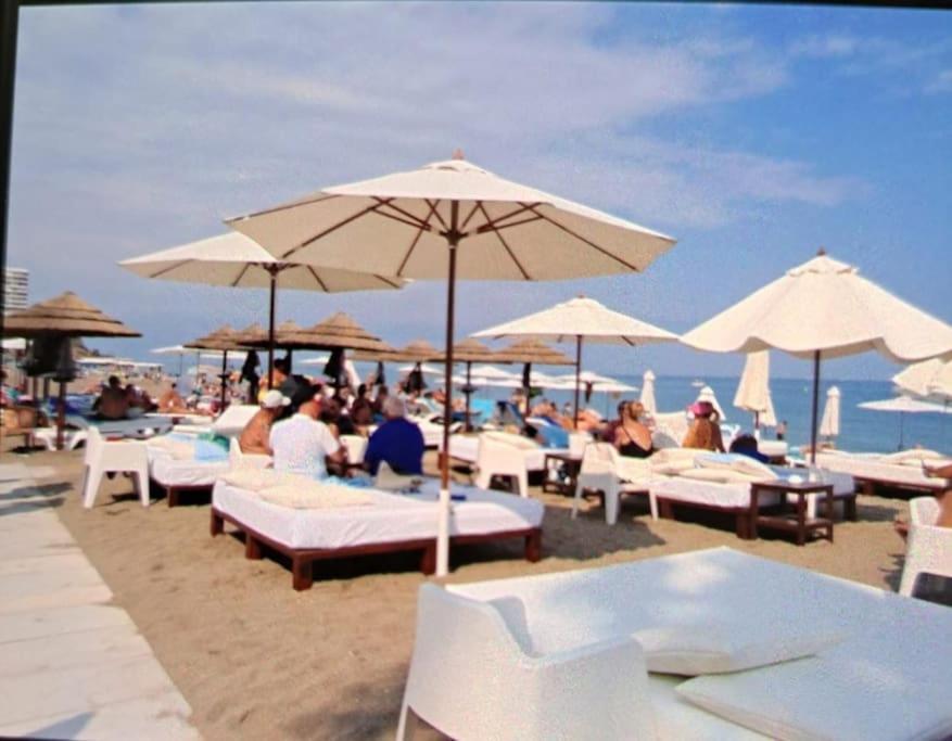Lux. Frontbeach-terrace. 5 Pools.tv. 2 A.c.netflix Apartment