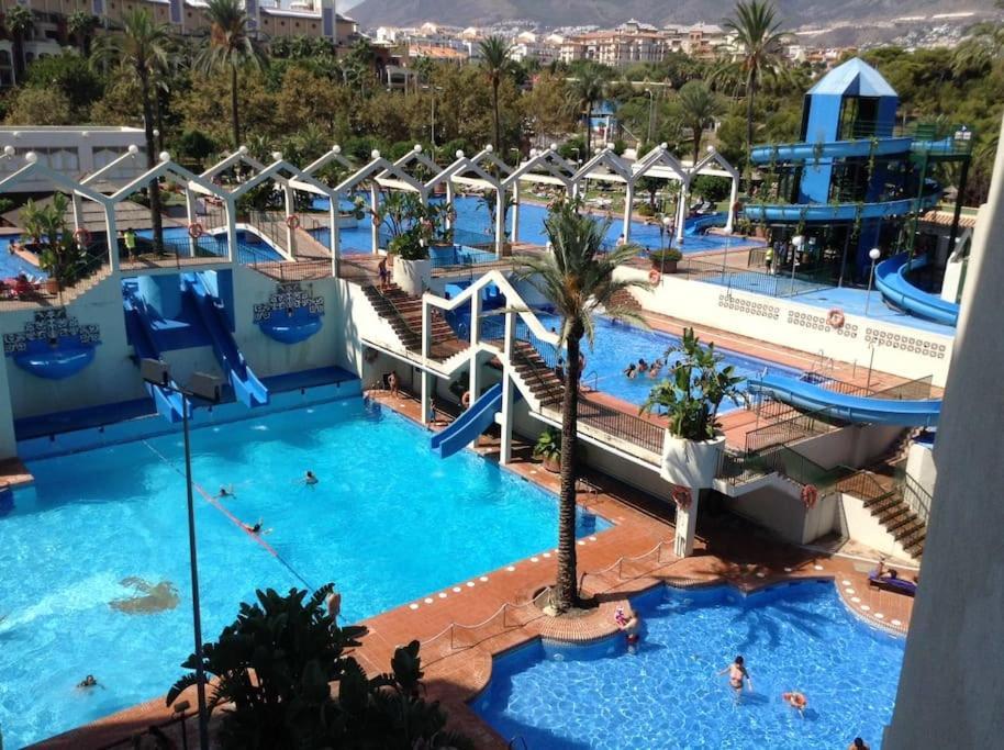 Lux. Frontbeach-terrace. 5 Pools.tv. 2 A.c.netflix