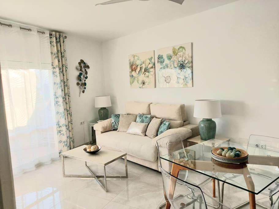 Lux. Frontbeach-terrace. 5 Pools.tv. 2 A.c.netflix Apartment