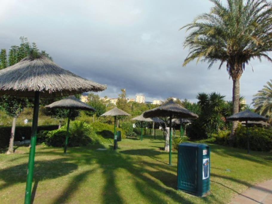 Lux. Frontbeach-terrace. 5 Pools.tv. 2 A.c.netflix Apartment