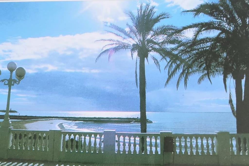 Lux. Frontbeach-terrace. 5 Pools.tv. 2 A.c.netflix Apartment