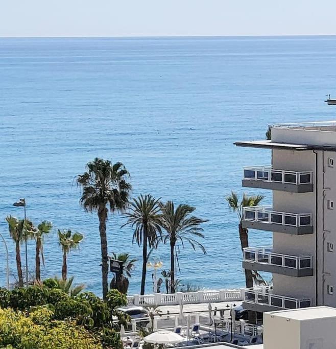 Lux. Frontbeach-terrace. 5 Pools.tv. 2 A.c.netflix Benalmadena