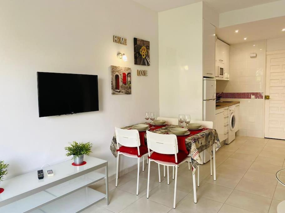 Benalbeach - Precioso Estudio En Con Piscinas, Parque Acuatico Y Zonas De Ocio, Playa A 100 Metros Appartement