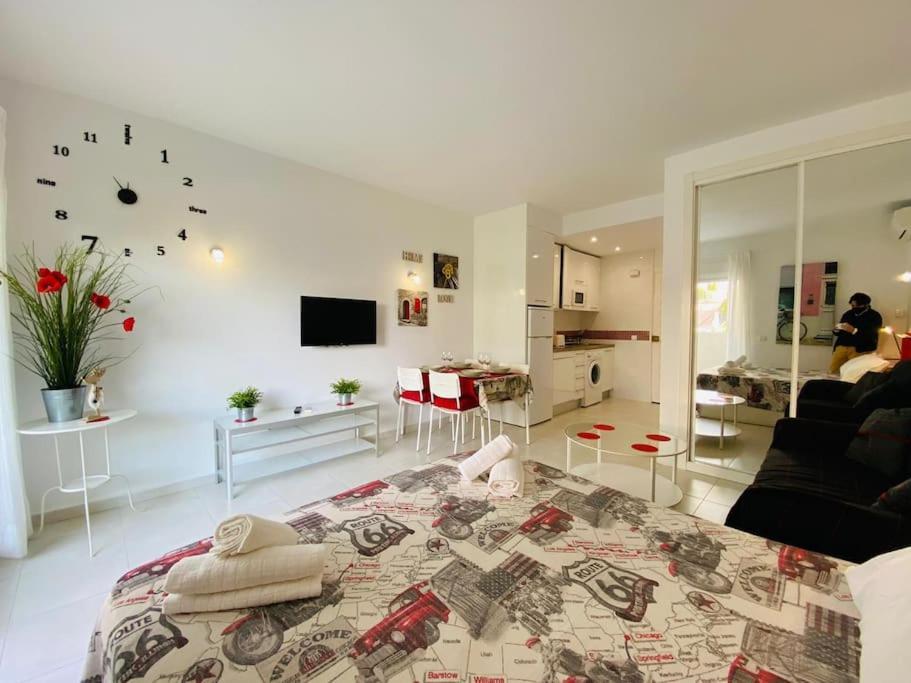 Benalbeach - Precioso Estudio En Con Piscinas, Parque Acuatico Y Zonas De Ocio, Playa A 100 Metros Appartement Benalmádena